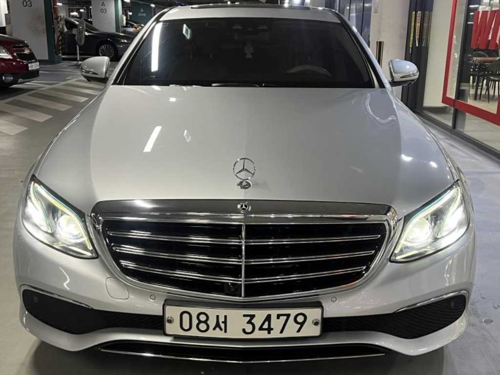 Mercedes Benz E class - Vista 2