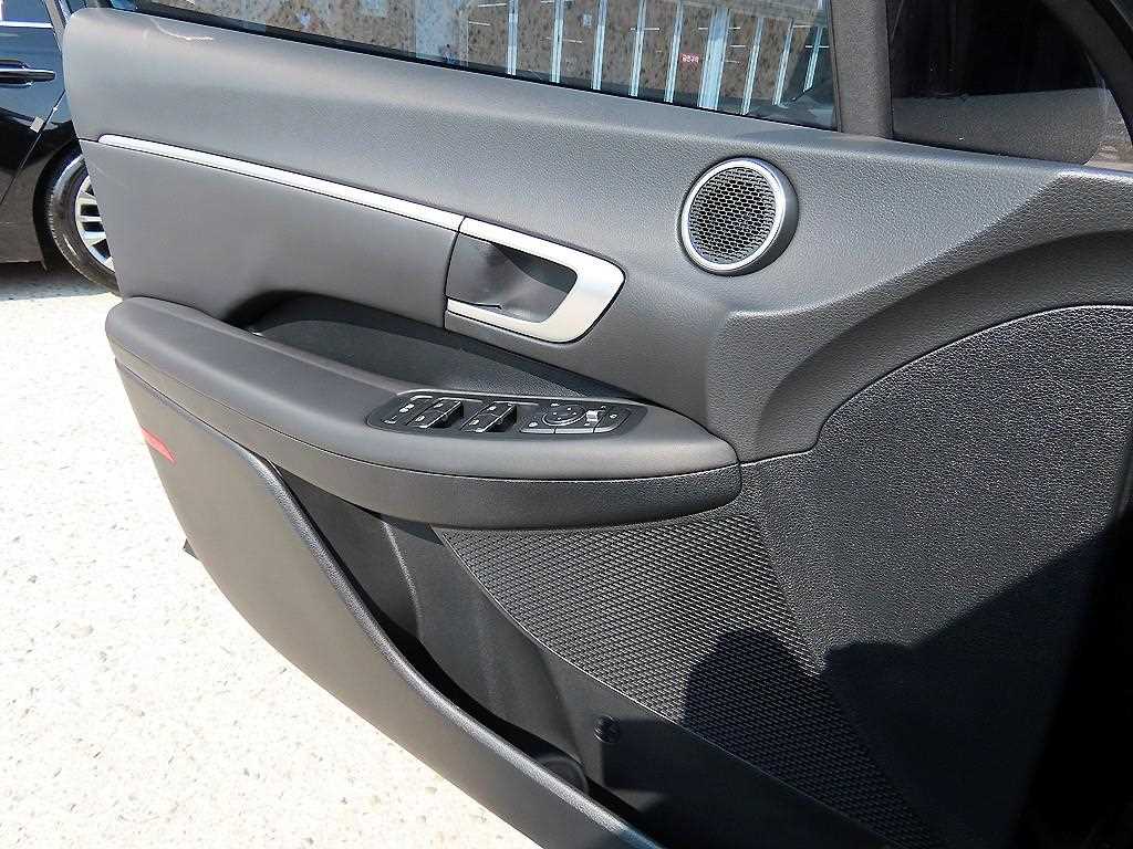 HYUNDAI Sonata - Vista 11