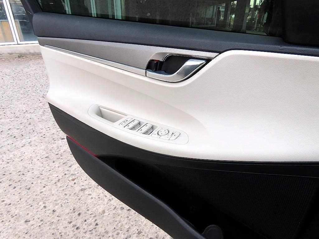 HYUNDAI Grandeur - Vista 12