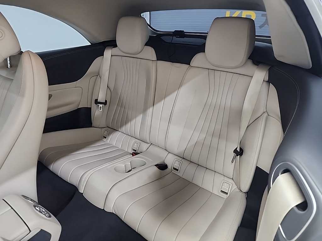 Mercedes Benz E class - Vista 12