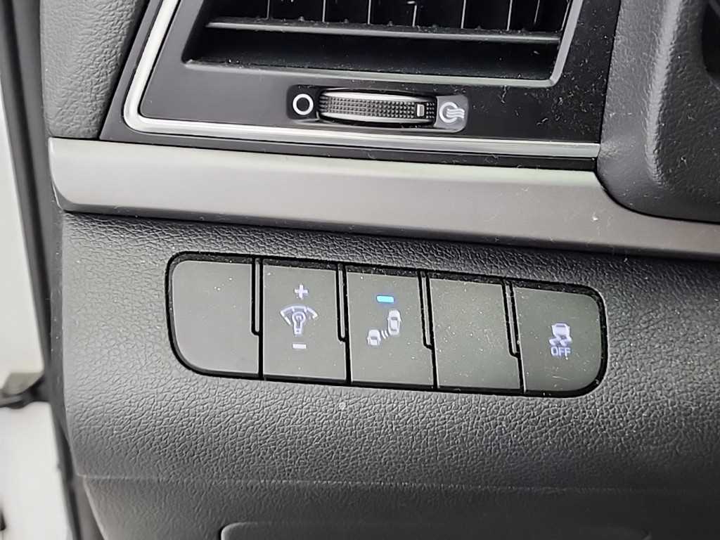 HYUNDAI Avante 2018 Blanco - Importación desde Corea - HF Imports Iquique - Foto 17