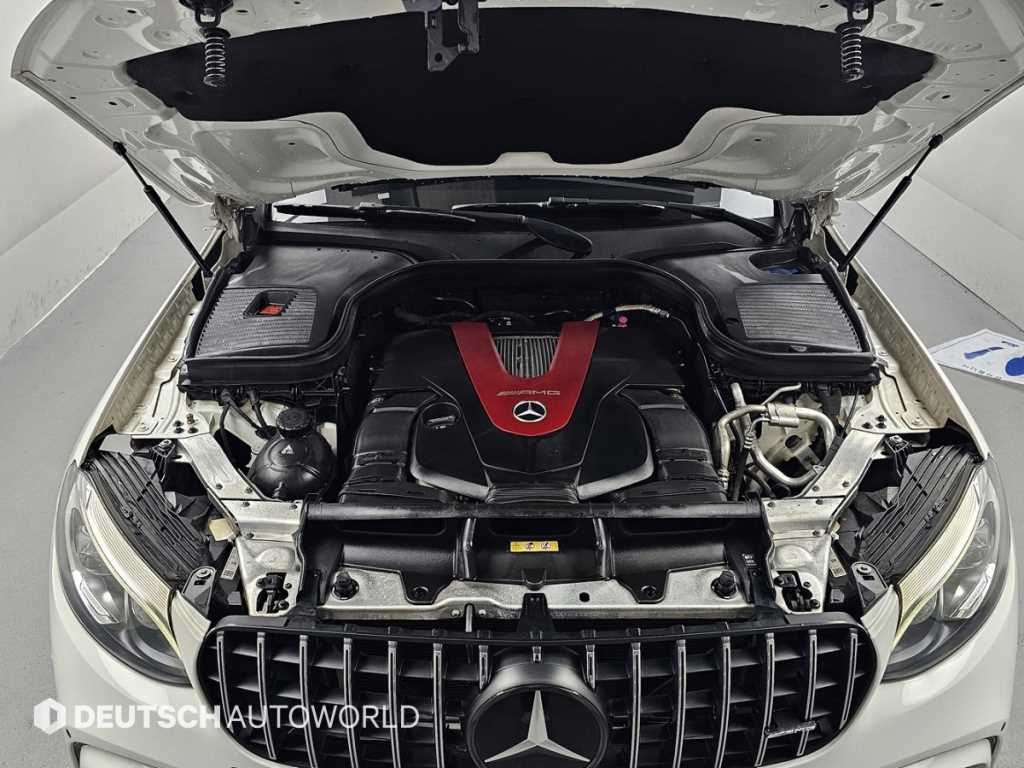 Mercedes Benz GLC Class - Vista 6