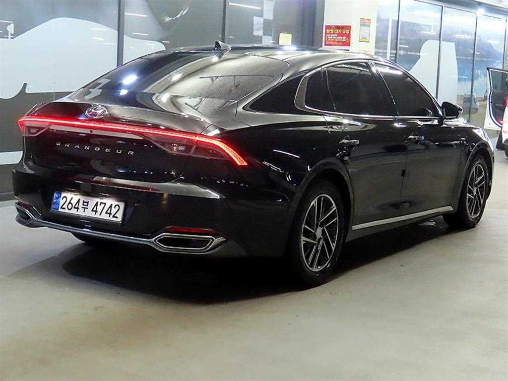 HYUNDAI Grandeur - Vista 4