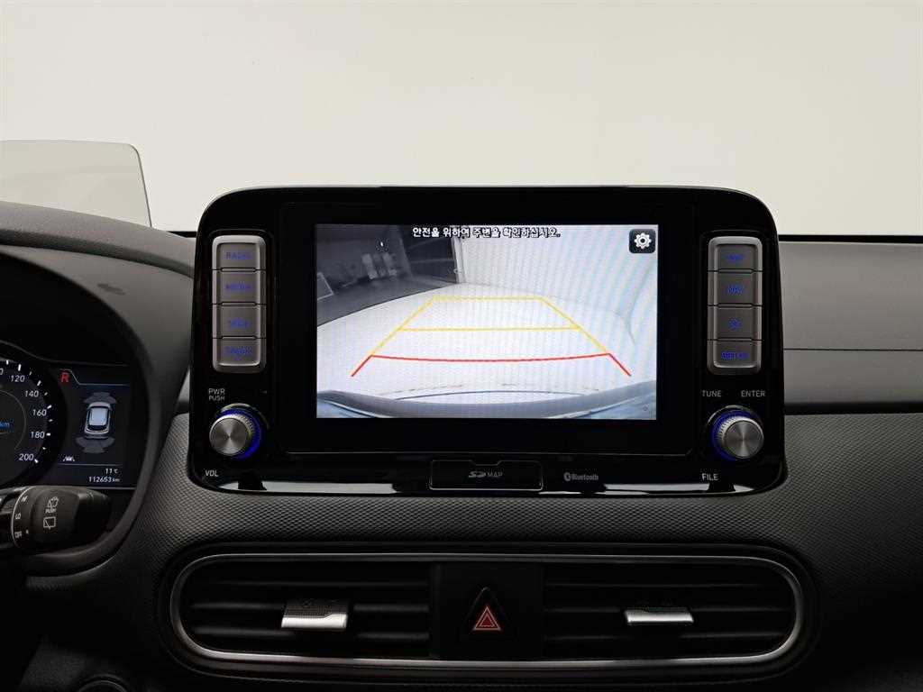 HYUNDAI Kona - Vista 10