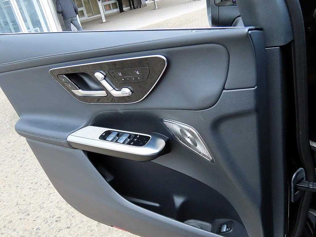 Mercedes Benz GLC Class - Vista 12