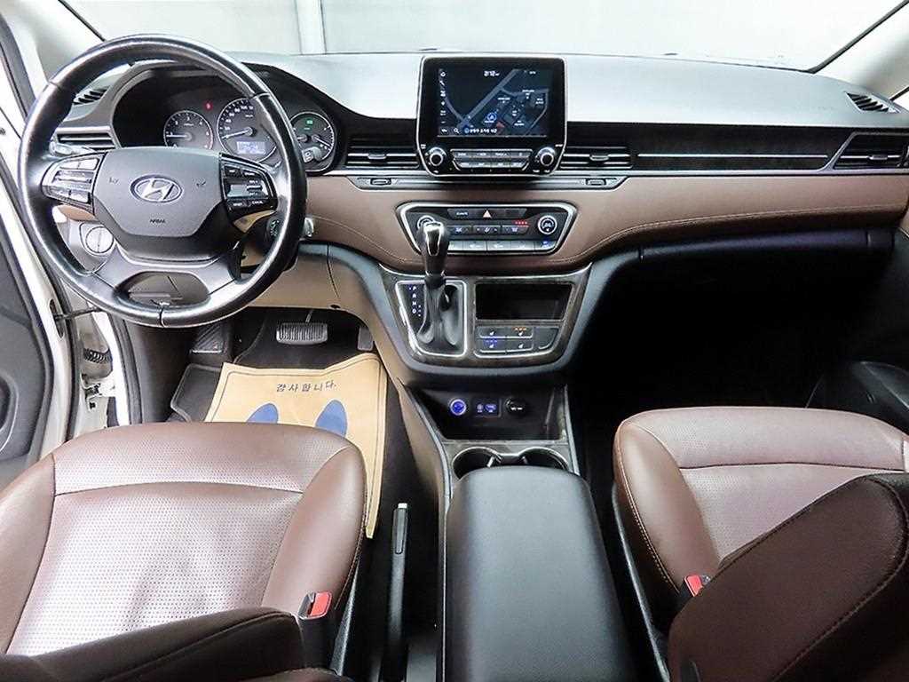 HYUNDAI Starex - Vista 7