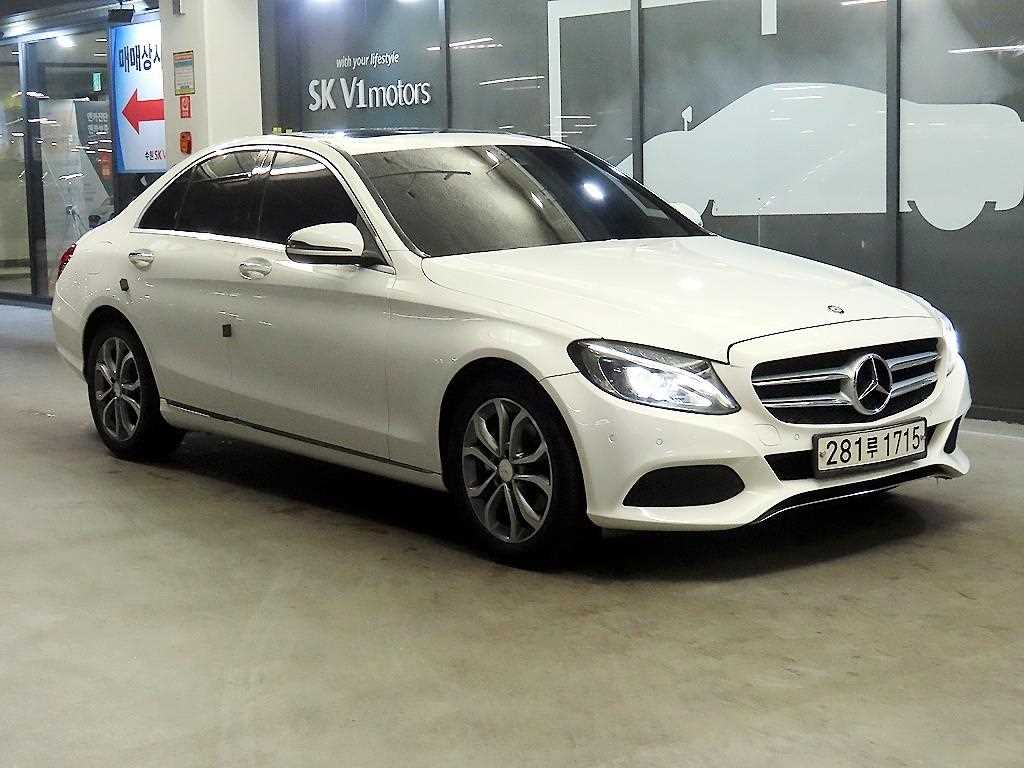 Mercedes Benz C Class - Vista 5