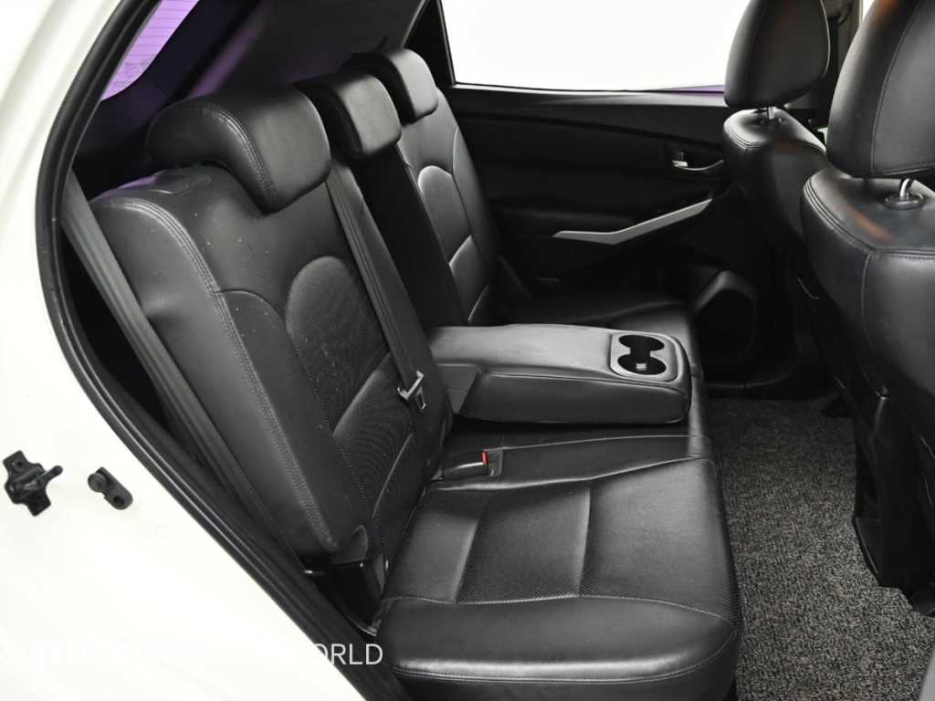 Ssangyong Korando - Vista 12