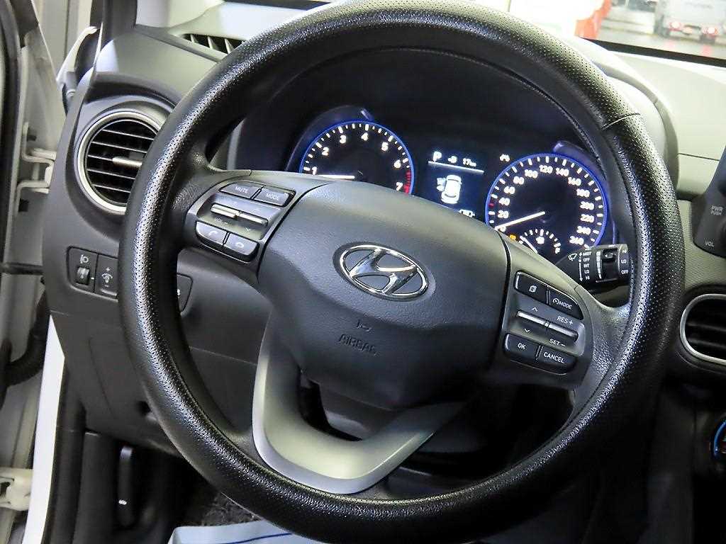 HYUNDAI Kona - Vista 8