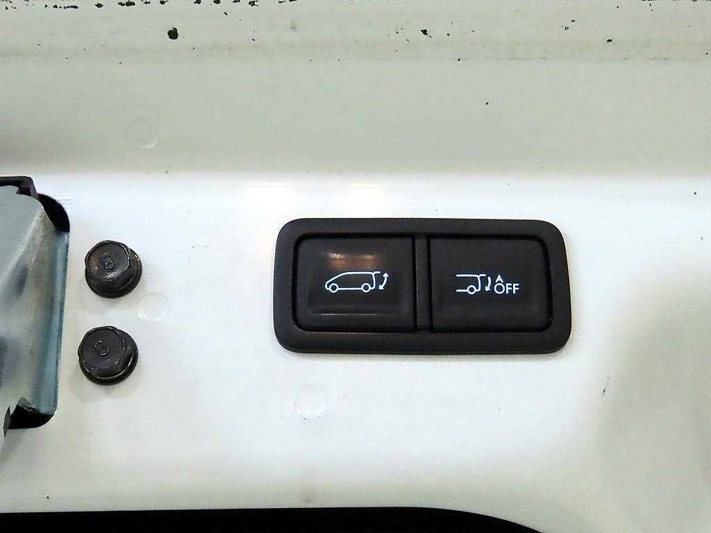 HYUNDAI Staria 2023 Blanco - Importación desde Corea - HF Imports Iquique - Foto 16