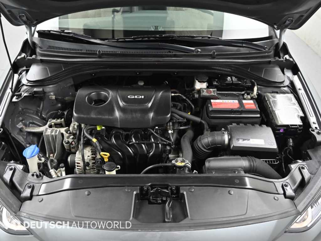 HYUNDAI Avante - Vista 6