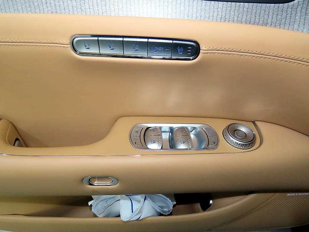 Genesis G90 2022 Negro - Importación desde Corea - HF Imports Iquique - Foto 13