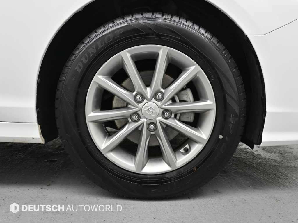 HYUNDAI Sonata - Vista 5