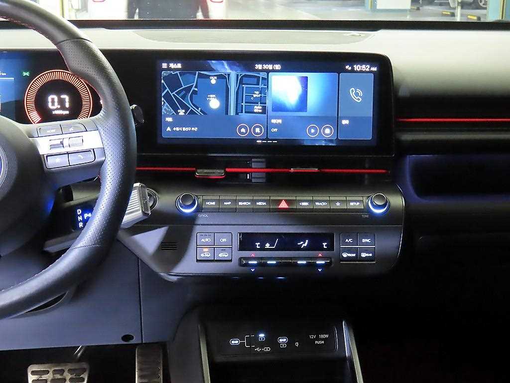 HYUNDAI Kona - Vista 11