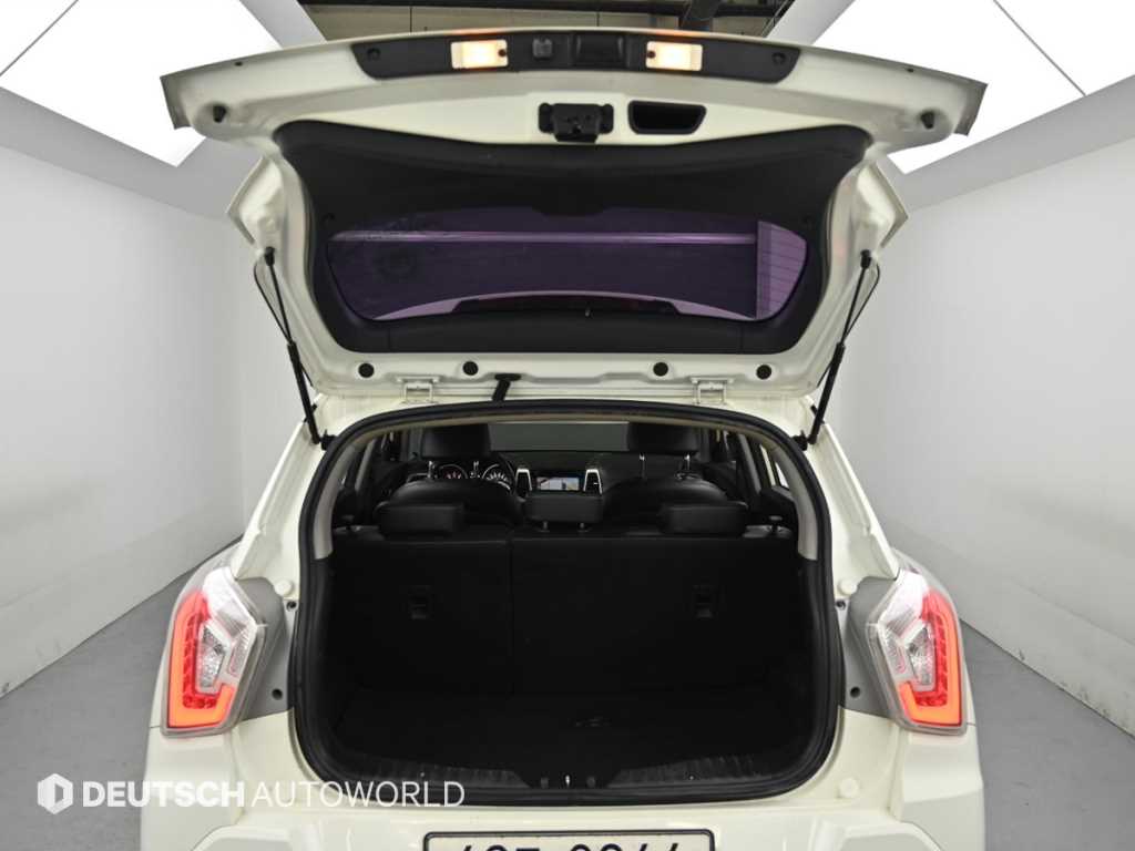 Ssangyong Tivoli 2016 Blanco - Importación desde Corea - HF Imports Iquique - Foto 19