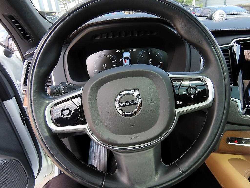 Volvo XC90 - Vista 8