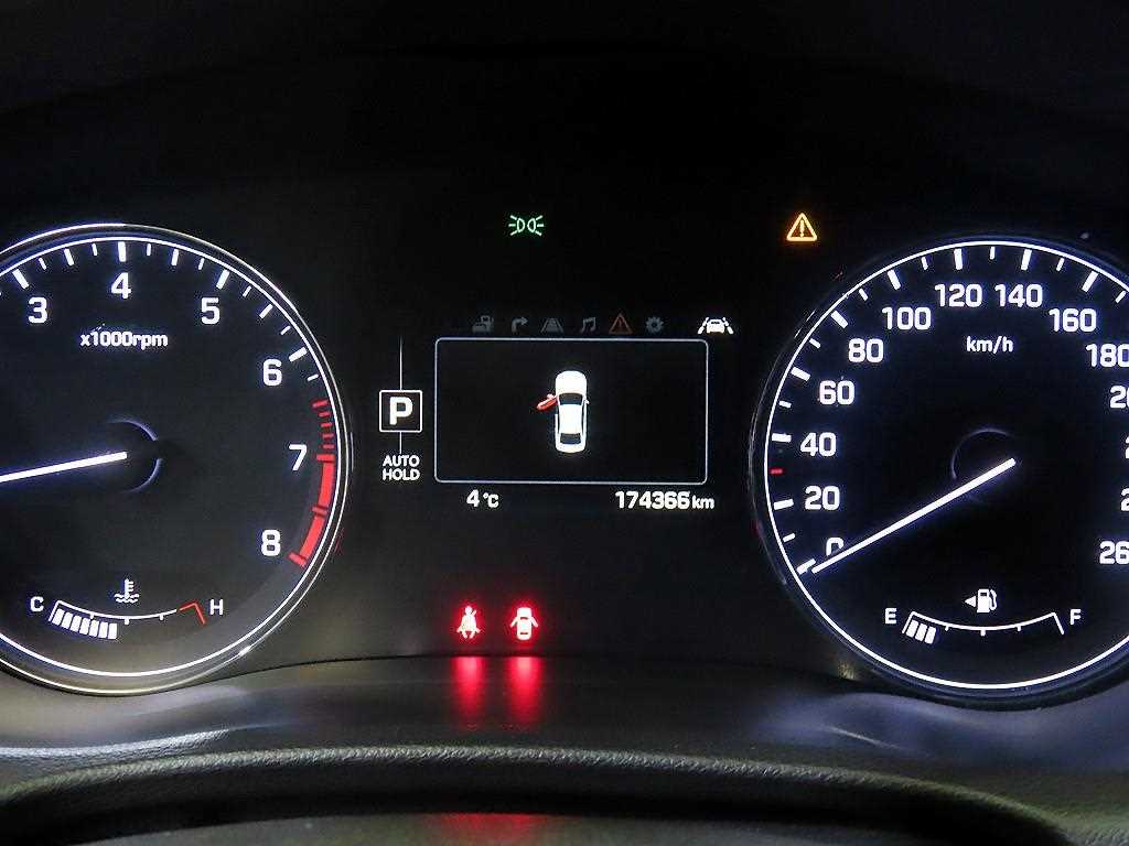 HYUNDAI Genesis - Vista 9