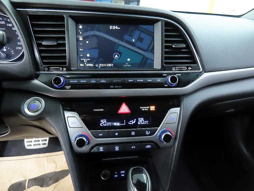 HYUNDAI Avante 2016 Blanco - Importación desde Corea - HF Imports Iquique - Foto 14