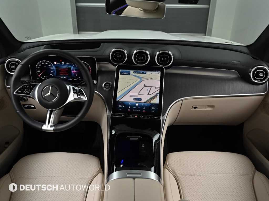 Mercedes Benz GLC Class - Vista 7