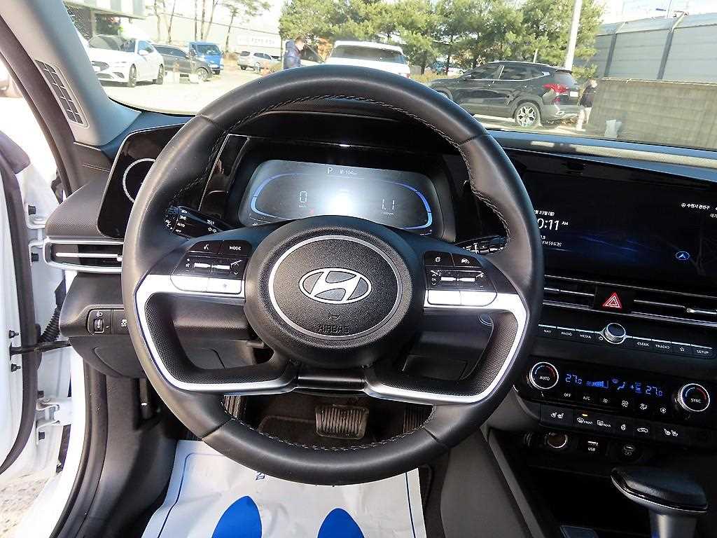 HYUNDAI Avante - Vista 8