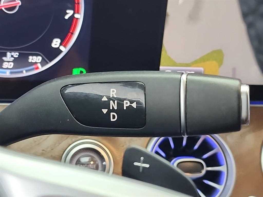 Mercedes Benz E class - Vista 8