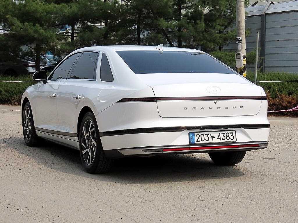HYUNDAI Grandeur - Vista 3