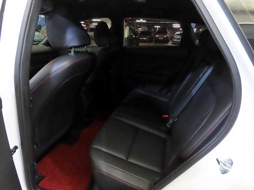 HYUNDAI Kona - Vista 7