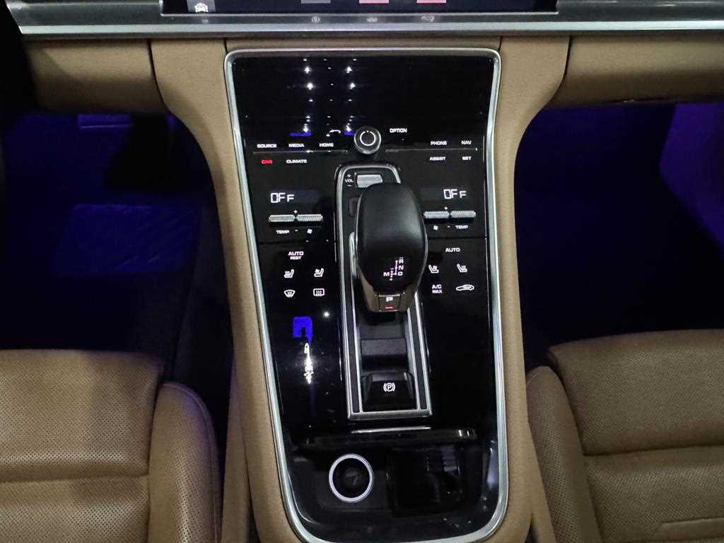 Porsche Panamera - Vista 12