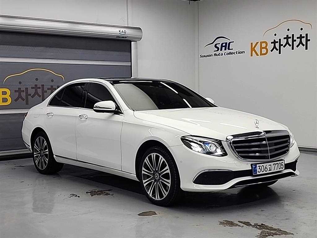 Mercedes Benz E class - Vista 4