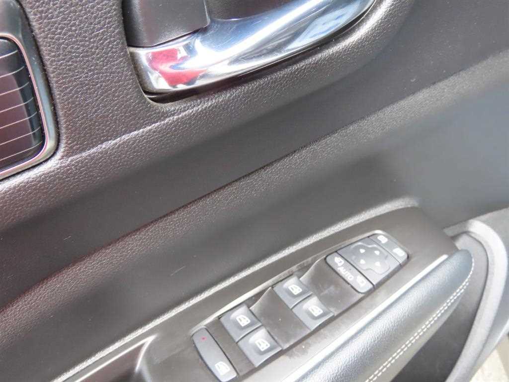 SAMSUNG QM6 - Vista 9