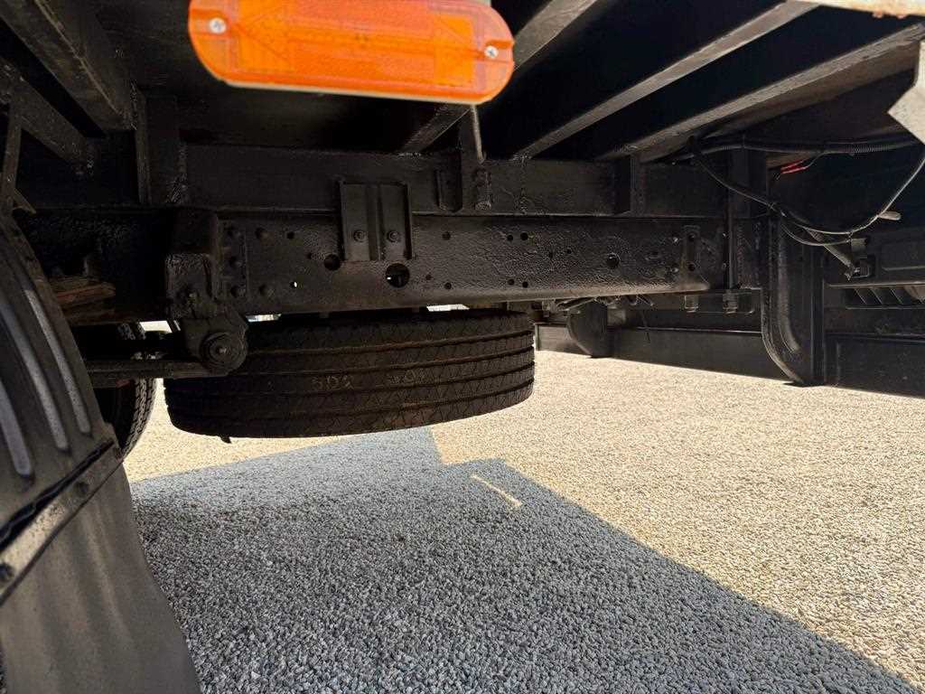 medium and large cargo truck - Vista 12