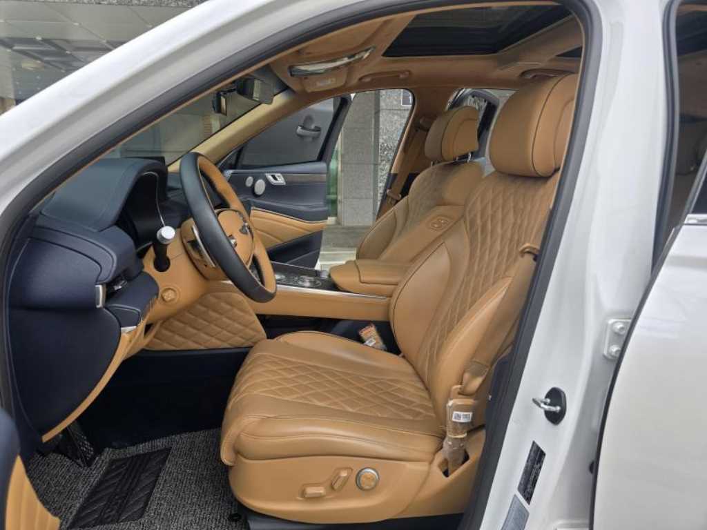 Genesis GV80 - Vista 8