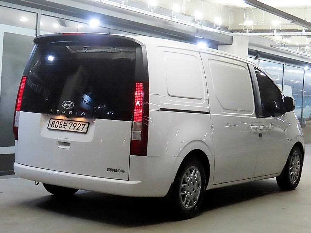 HYUNDAI Staria - Vista 4