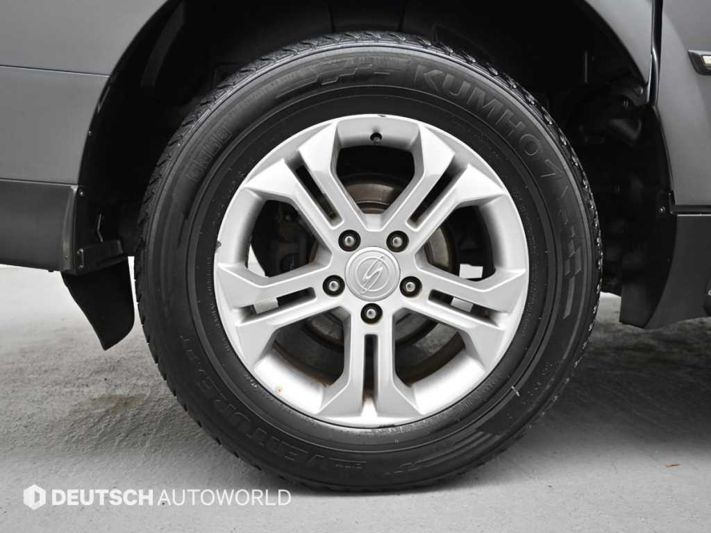 Ssangyong Korando - Vista 5