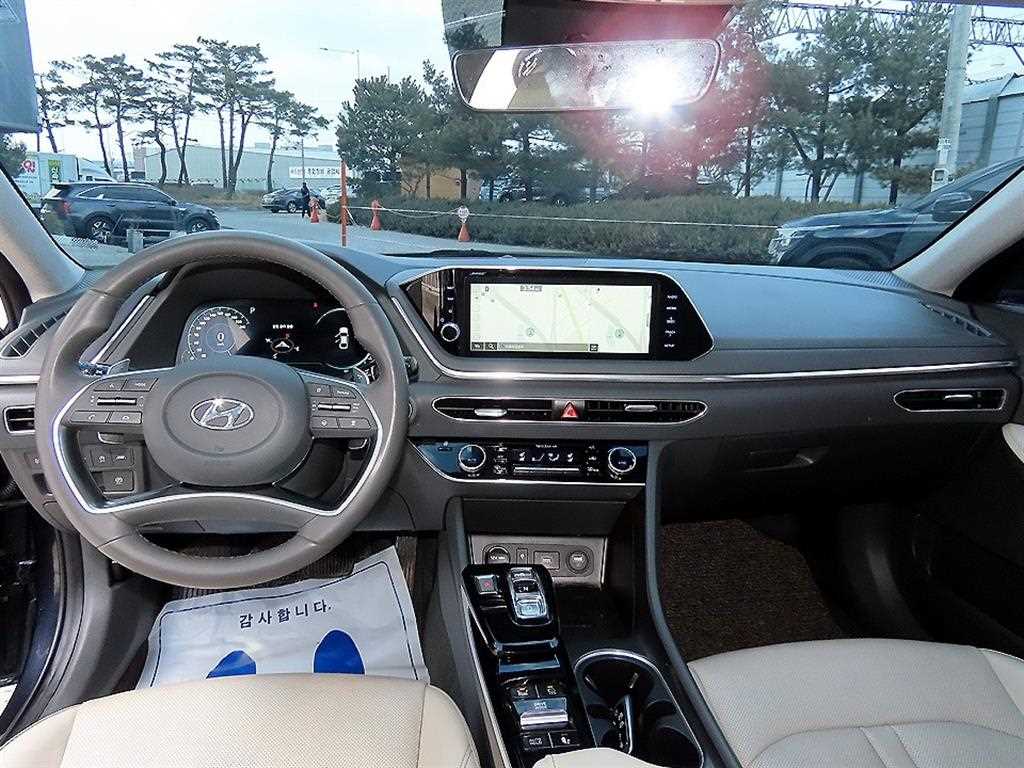 HYUNDAI Sonata - Vista 7