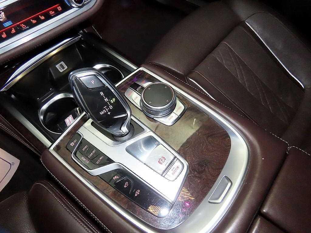 BMW 7 Series - Vista 12