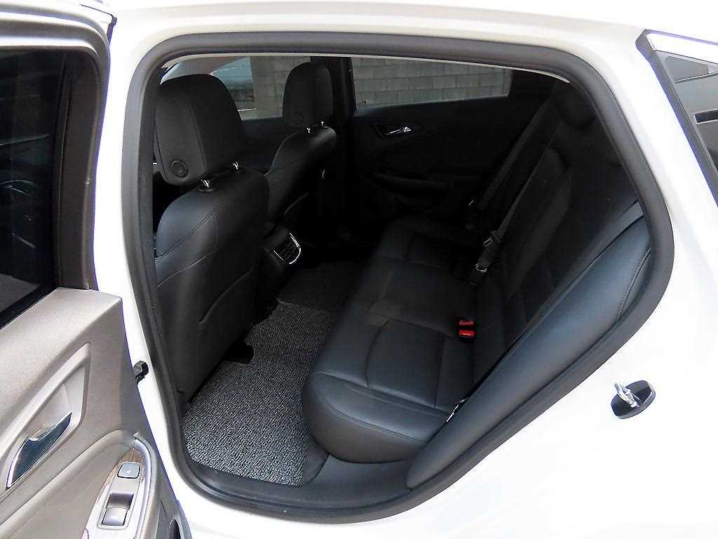 Chevrolet Malibu - Vista 6