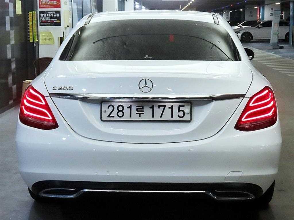 Mercedes Benz C Class - Vista 11