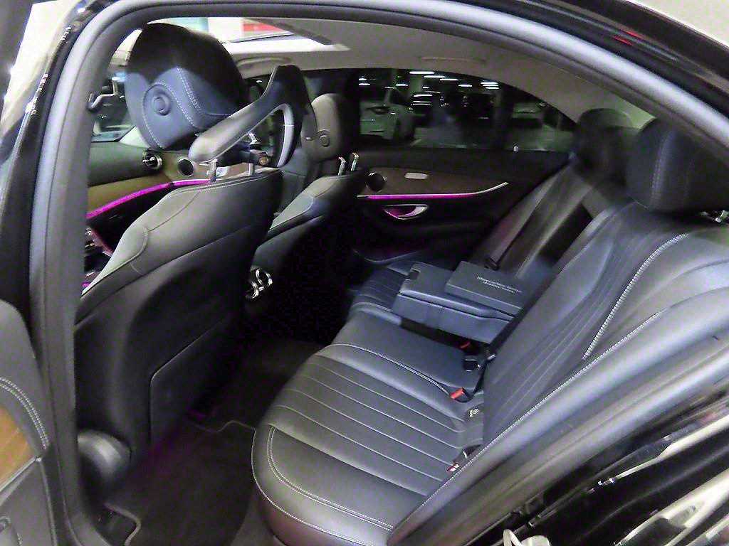 Mercedes Benz E class - Vista 9