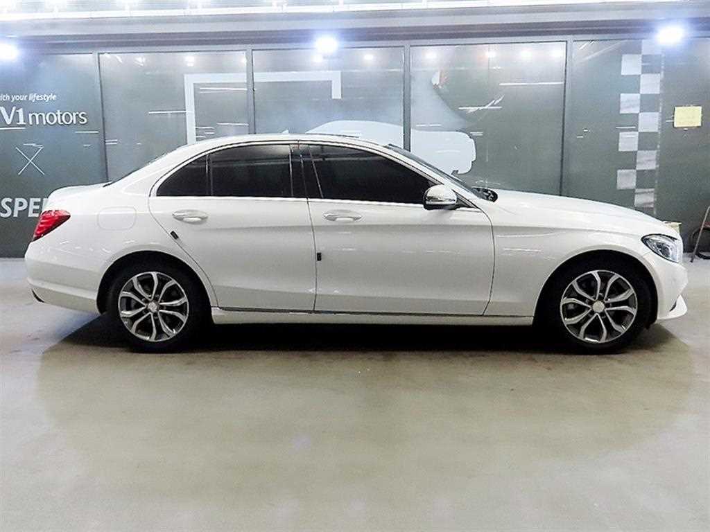 Mercedes Benz C Class - Vista 7