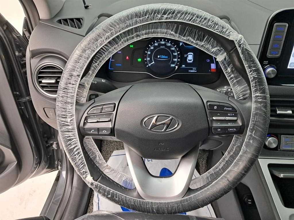 HYUNDAI Kona - Vista 7