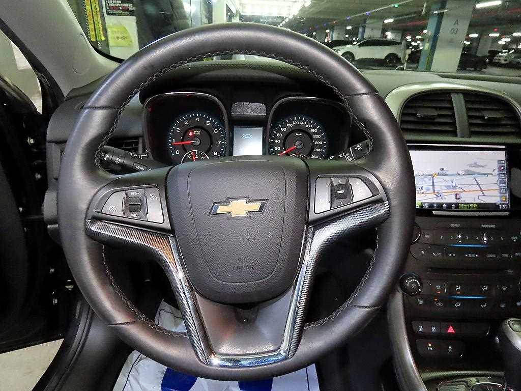 Chevrolet Malibu - Vista 8