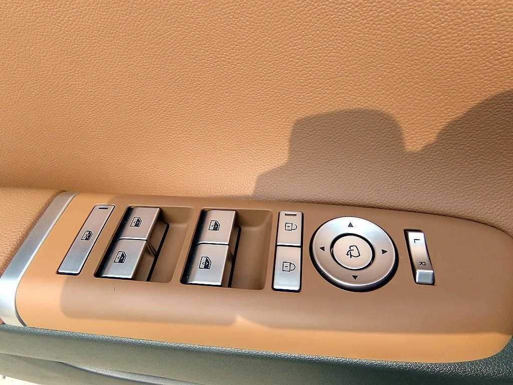 HYUNDAI Grandeur - Vista 11