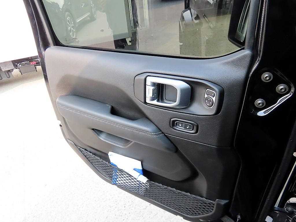 Jeep Wrangler - Vista 11