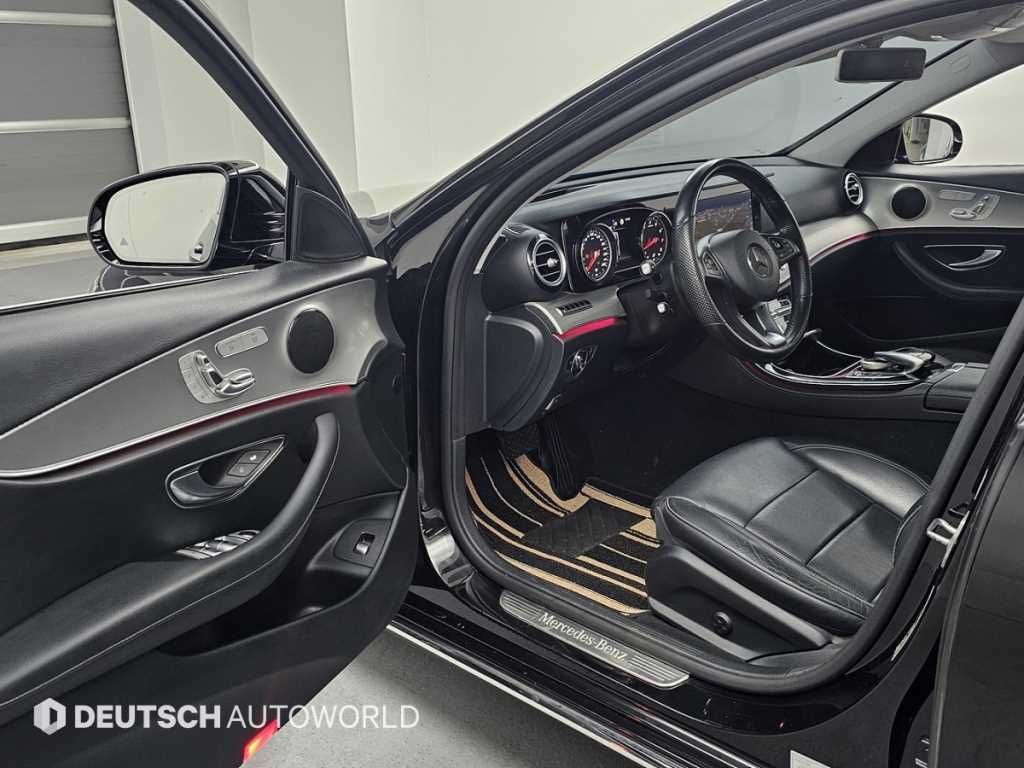 Mercedes Benz E class - Vista 11