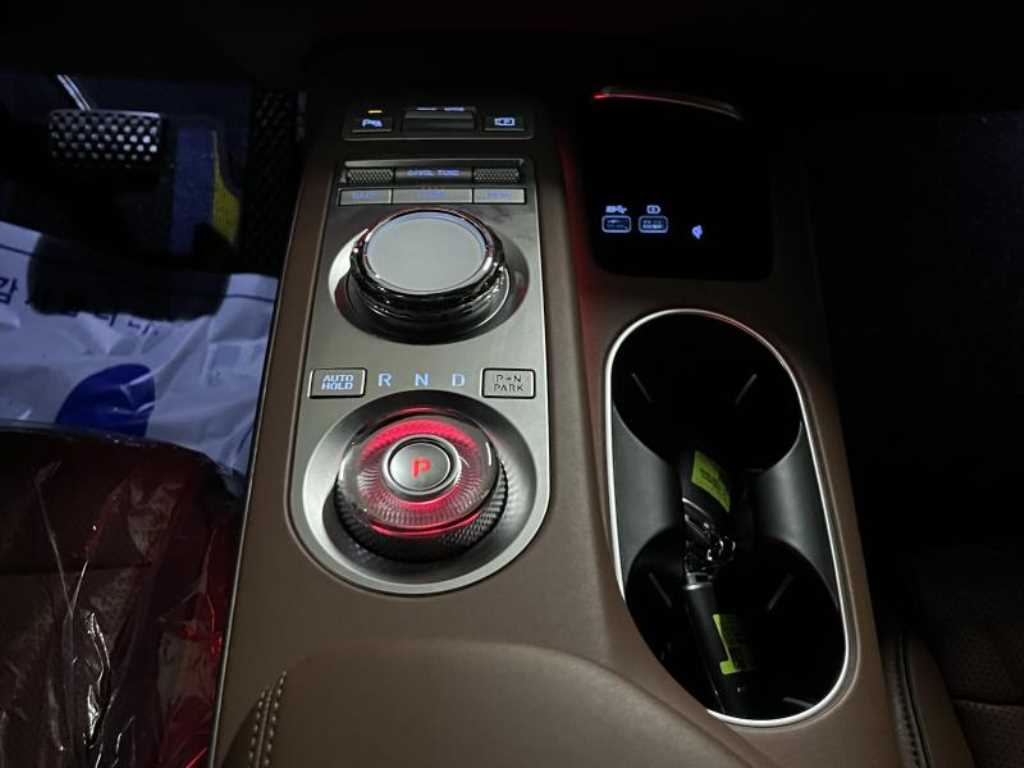 Genesis GV70 - Vista 9