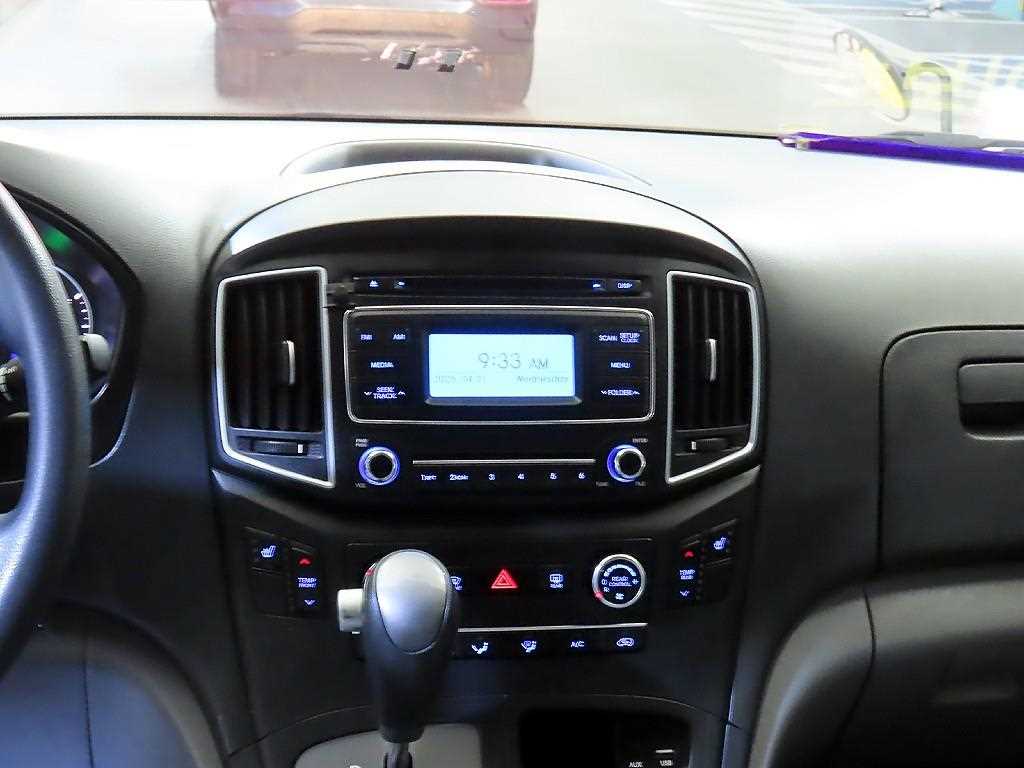 HYUNDAI Starex - Vista 11