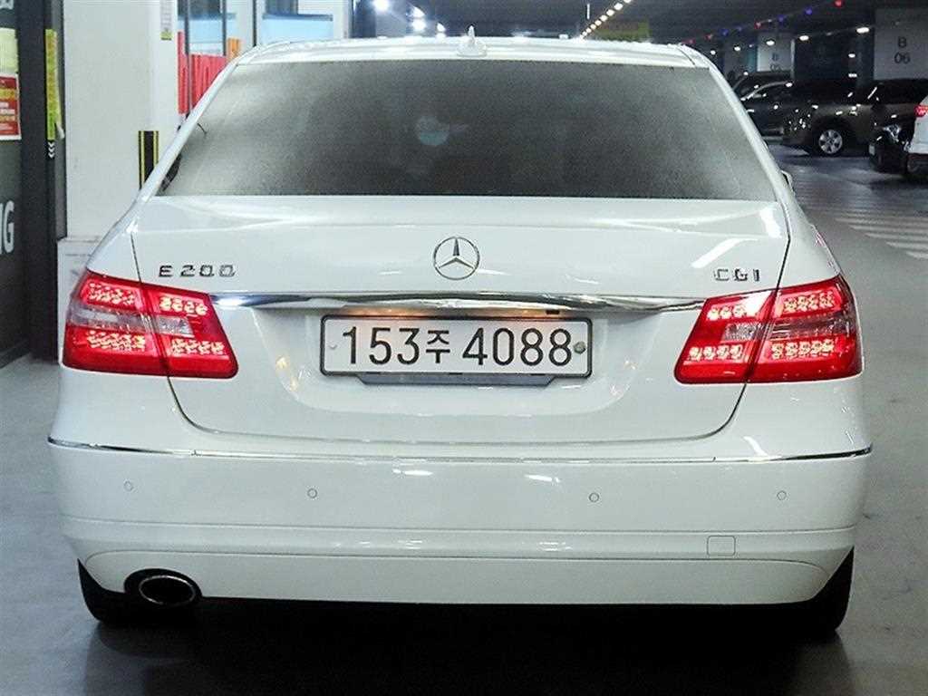 Mercedes Benz E class - Vista 5