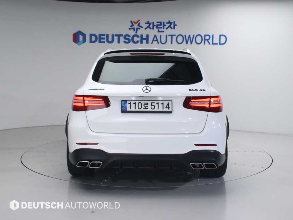 Mercedes Benz GLC Class - Vista 4