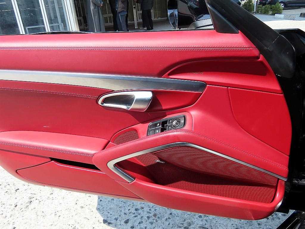 Porsche 718 2020 Negro - Importación desde Corea - HF Imports Iquique - Foto 14